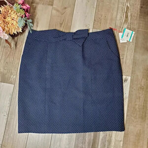 NWT Anne Klein Plus Size Navy Blue and White Polka Dot Pencil Skirt with Pockets